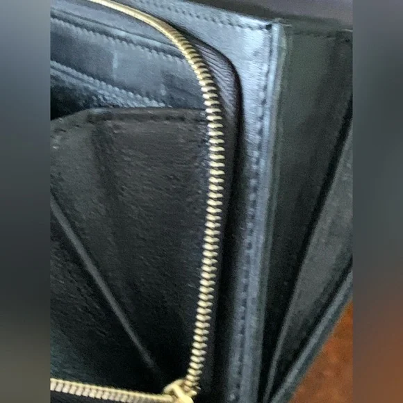 Gucci Vintage Long Black Wallet with Gold Logo - Picture 8 of 13